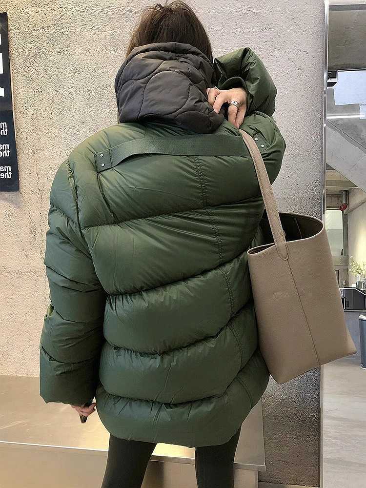Warmer dunkelgrüner kragenloser Baumwollmantel für Damen