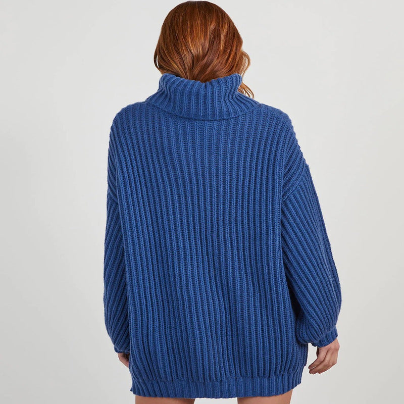 Einfarbiger Rollkragenpullover mit langen Ärmeln und lockerem Kleid