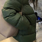 Warmer dunkelgrüner kragenloser Baumwollmantel für Damen