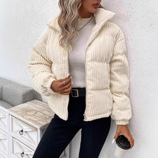 Modische warme Cordjacke lässig locker