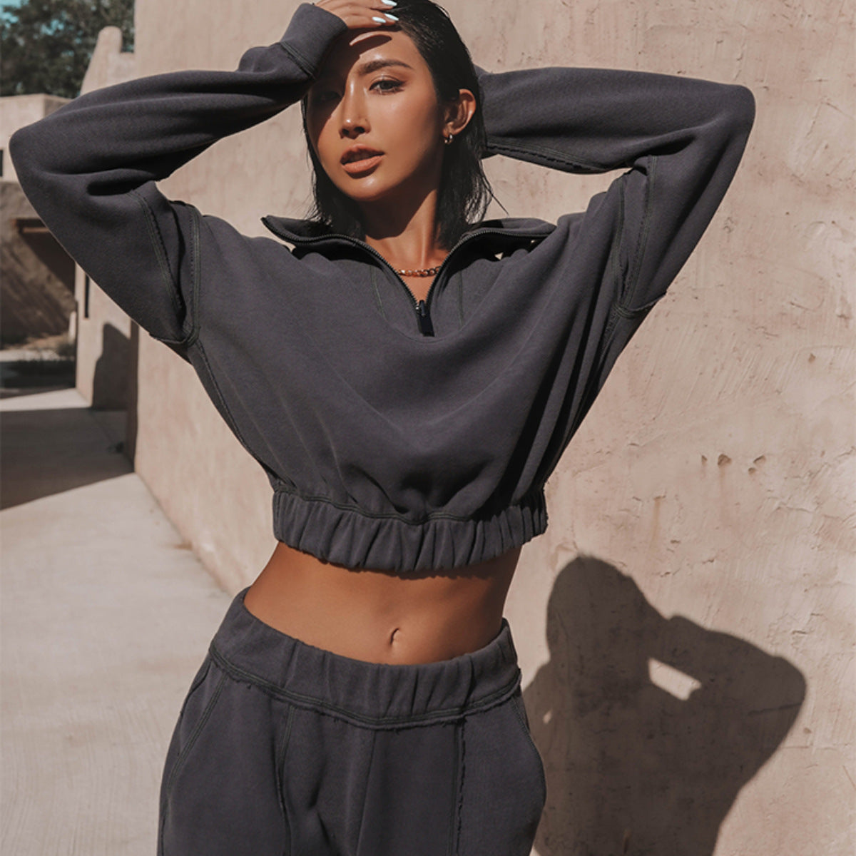 Long Sleeve Turtleneck Sweatshirt Stand Up Zipper Short Top