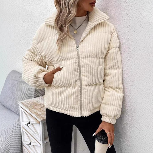 Modische warme Cordjacke lässig locker