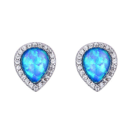 Einfache Ohrstecker in Tropfenform mit blauem Opal für Damen