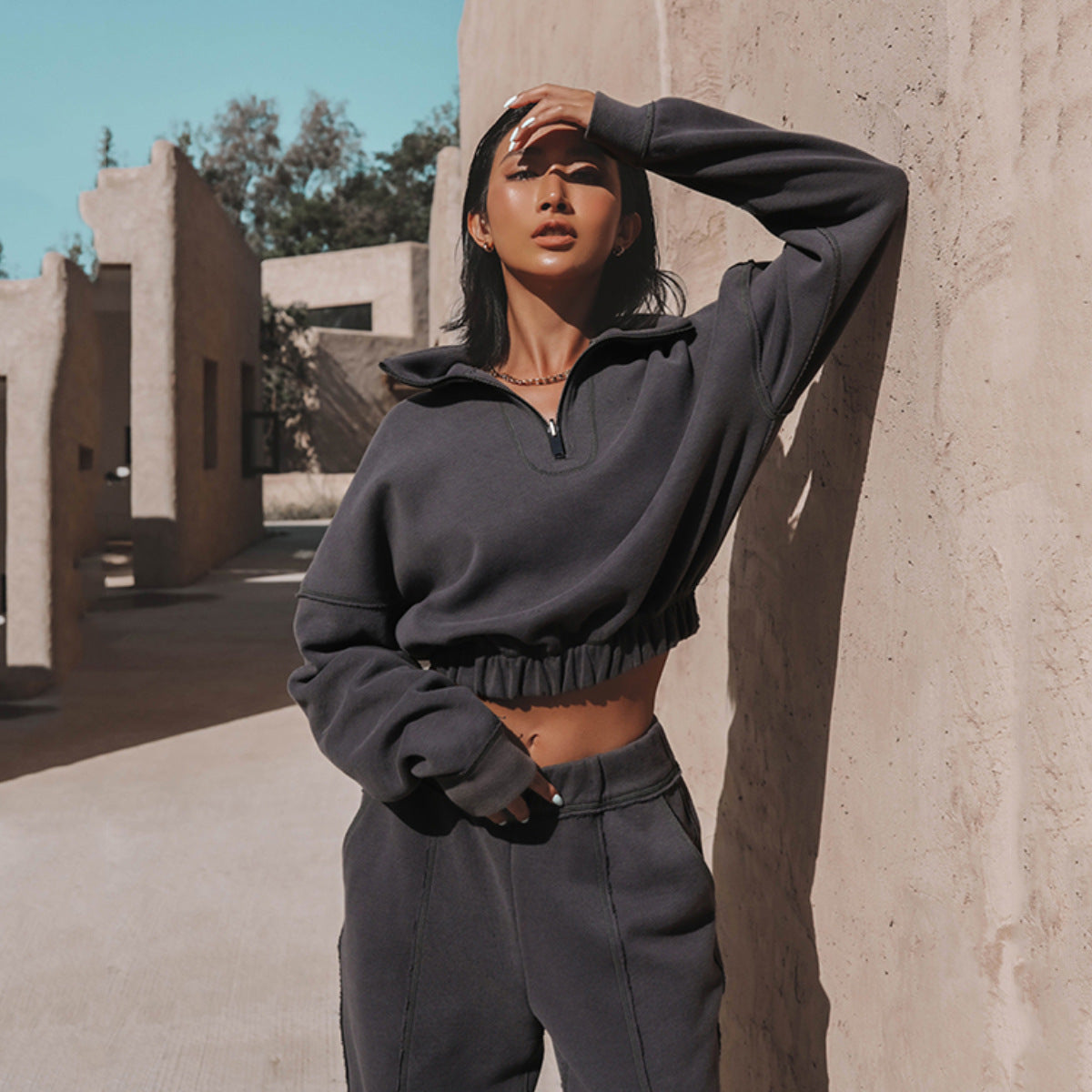 Long Sleeve Turtleneck Sweatshirt Stand Up Zipper Short Top